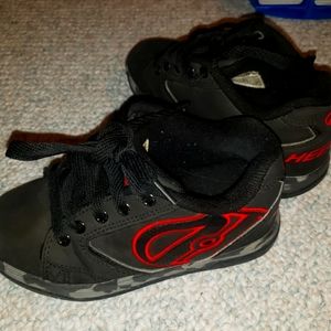 Heelys sneakers w/ wheels - youth 1 size